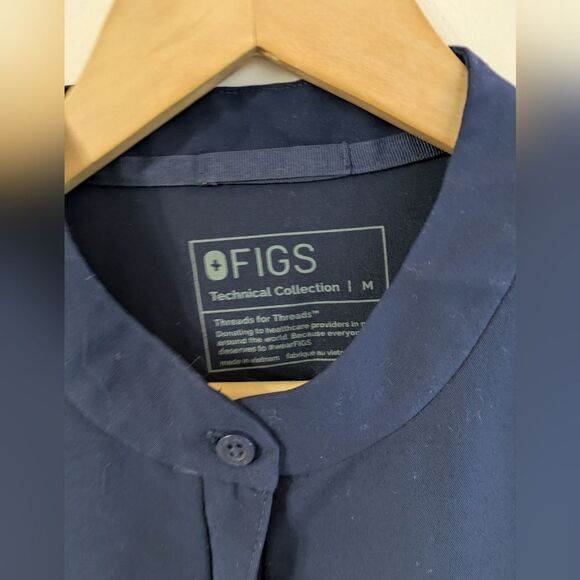 FIGS Montex Women's Navy Blue Short Sleeve Scrub Shirt Medium Zip Button BRANDED - Picture 6 of 9